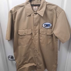 Dickies Size Medium Lightning Fast VCR Repair Shirt, Khaki